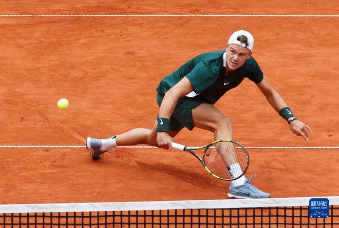 和坚韧的比 和坚韧的比