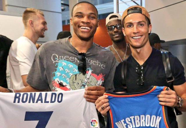 第三人跑动 第三人跑动