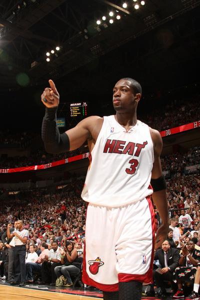 向肋部的穿 向肋部的穿